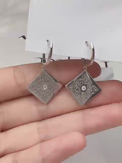 QR Code Pierce (片耳・両耳) (0.02ct) – ETERBLISS
